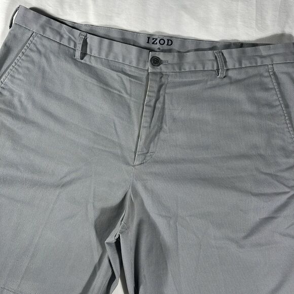 Izod mens grey basic flat front 9" inseam chino shorts - size 40 - Picture 1 of 10